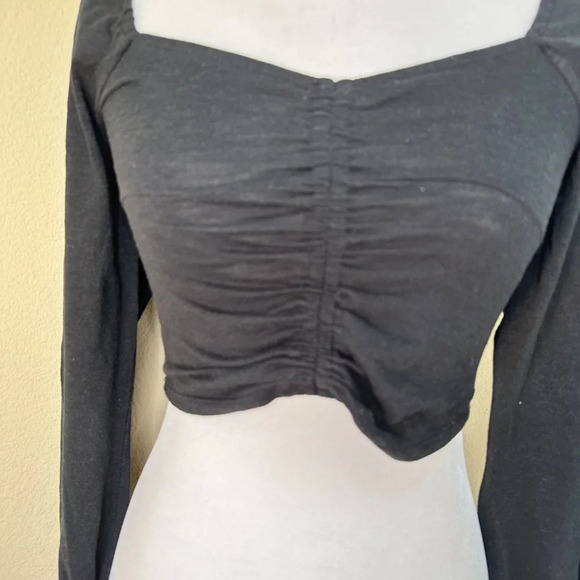 FOREVER 21 Ruched Balloon Sleeve Crop Top - small? - Picture 4 of 9